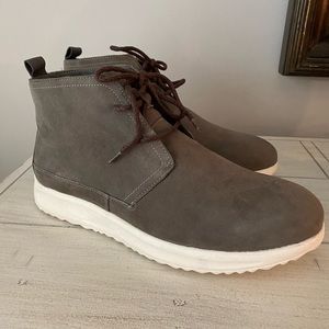 RESERVED FOOTWEAR
NWOB, Size 13M
BARYON SHOE // TAUPE